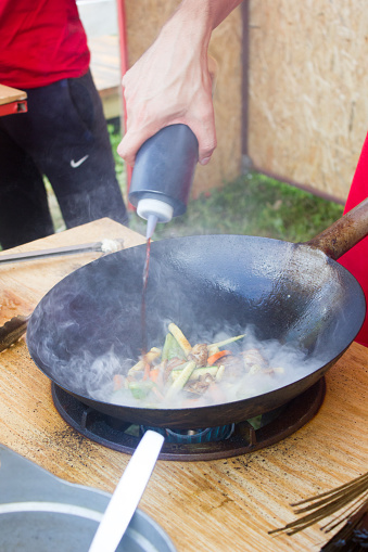Come usare il wok? Trucchi e consigli utili sulla pentola cinese