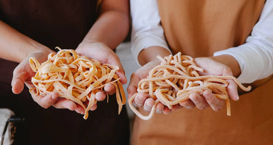 Pasta fatta con farina di pane
